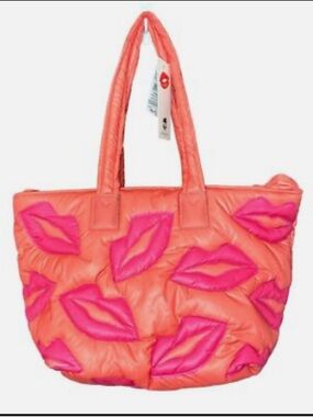 NWT Wild Fox Plush Quilted Lips Large Tote